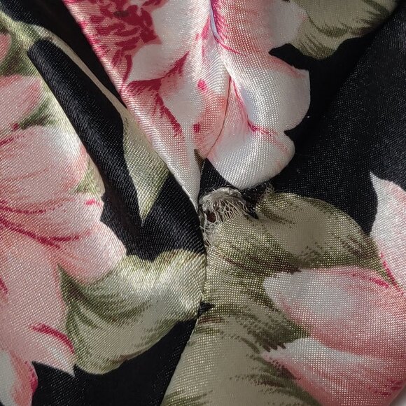 Vintage Sateen Black/Pink Floral Christian Dior Robe with Lace Trim - Picture 9 of 10